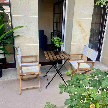 Cozy With Garden, 450 M From Rer B *
